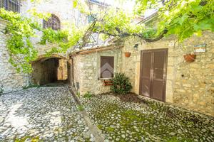 4 LOCALI A COTTANELLO