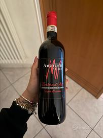 Vino Barbera d’Asti DOCG anziano felice