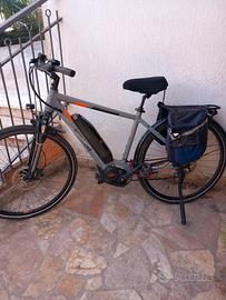 bicicletta Winora con batteria da ripristinare 
