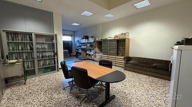 NEGOZIO A ALBA
