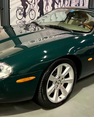 JAGUAR XK8 4.2 Coupé