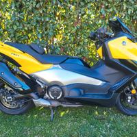 TMAX XP560 2022 Giallo