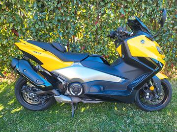 TMAX XP560 2022 Giallo