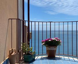 Monolocale fronte mare Giardini Naxos