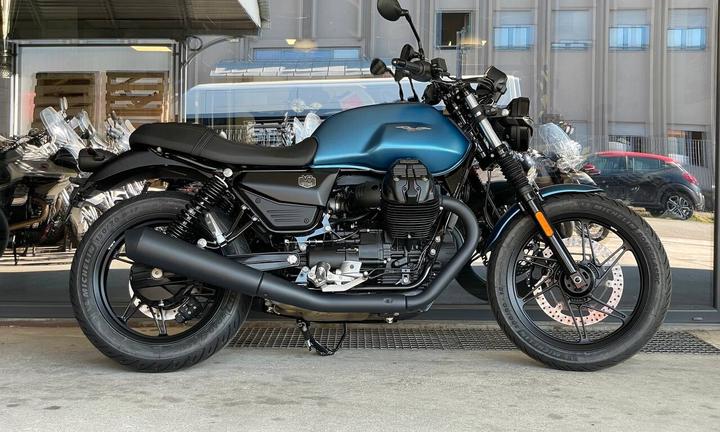 Moto Guzzi V7 850 Stone E5+ 2025 - PRONTA CONSEGNA