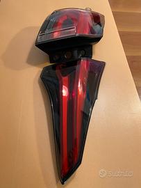 Faro posteriore sinistro Toyota Rav 4 2018