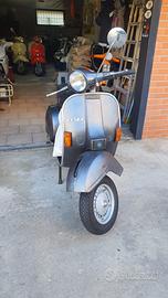 Vespa 125 px grigia 1980