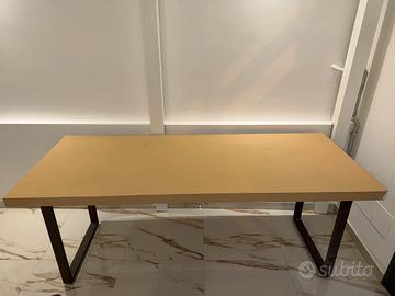 n. 4 Tavoli in gesso e ferro