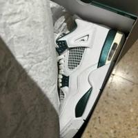 Jordan 4 mid