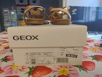 Sandali bassi da donna eleganti