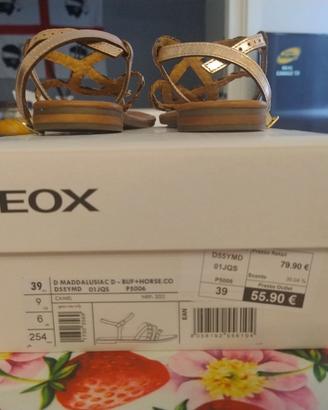 Sandali bassi da donna eleganti