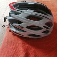 casco Mtb e bici da corsa. 
