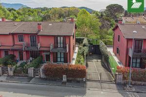 IMPECCABILE VILLASCHIERA TRICAMERE DI TESTA CON...