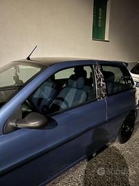 Lancia y del 2000 gpl