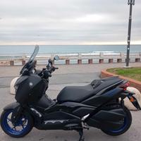 YAMAHA X-MAX 300 Iconic Black
