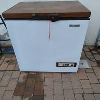 freezer funzionante in buone condizioni 