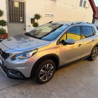Peugeot 2008 PureTech Navigatore Pelle Xenon