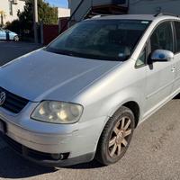 VOLKSWAGEN Touran 7posti 2.0 16V TDI Highline mo