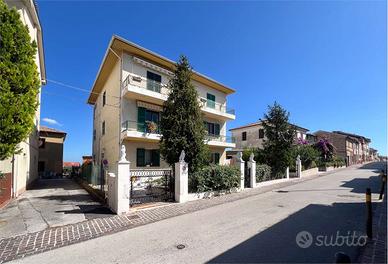 Osimo - Grande appartamento in zona Borgo