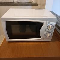 FORNO A MICROONDE DA 700W