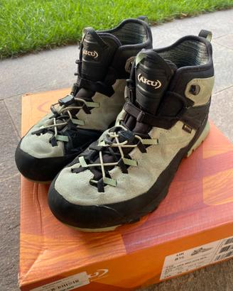 Scarponi da montagna AKU Gore-Tex
