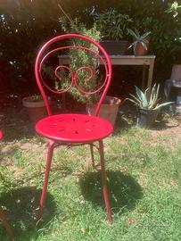 Sedie in ferro battuto rosse