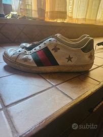 Sneaker Gucci Ace con Api e Stelle Ricamate 