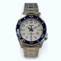 Orologio Casio quadrante bianco con datario