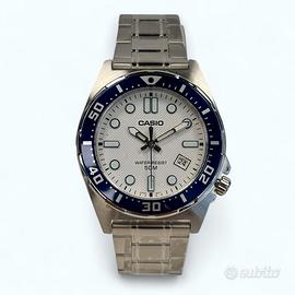 Orologio Casio quadrante bianco con datario