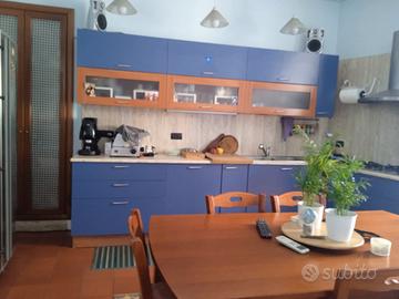 Vomero, 100 mq tripla esposizione con posto auto