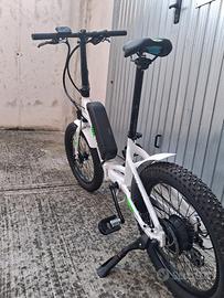 bici pieghevole con pedalata assistita 