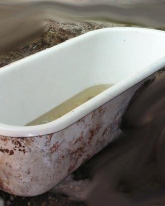 vasca da bagno in ghisa,senza piedi anni 60