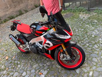 Aprilia Tuono V4 Factory Akrapovic mappa Race