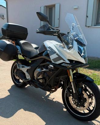 CF MOTO 650 MT