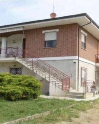 Immobile in asta di 233 m² con più di 5 locali a R