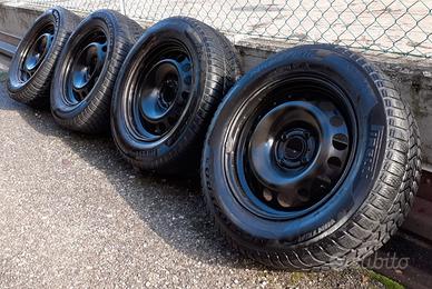 Pirelli 215 60R16 invernali+cerchi 50 euro TUTTO !