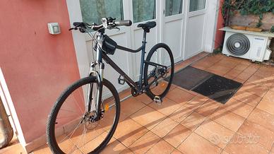 Bici Trekking RIVERSIDE 500 blu