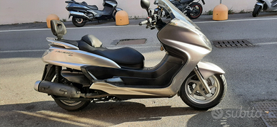 Yamaha majesty 400
