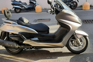 Yamaha majesty 400