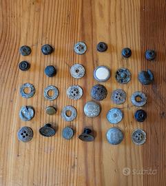 30 bottoni vintage di diverso tipo, alcuni ww1/ww2