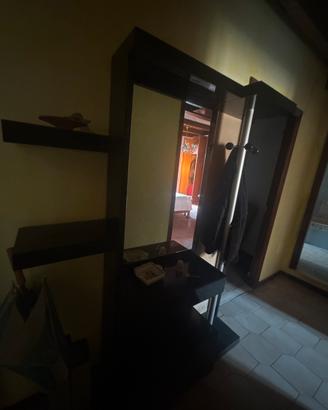Ingresso appendiabiti con specchio