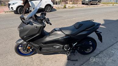Yamaha TMAX 560 abs 2025