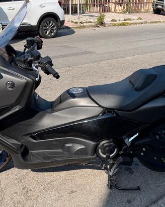 Yamaha TMAX 560 abs 2025