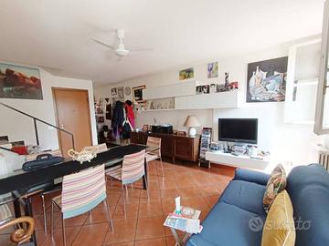 Appartamento a Reggio nell'Emilia, 5 locali