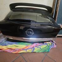 Cofano posteriore opel Astra gtc nero