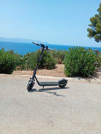 monopattino elettrico  Navee  V25I pro 2
