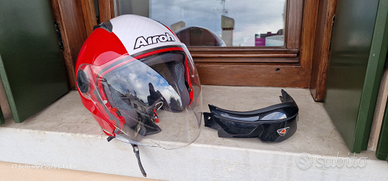 Casco jet con mentoniera estraibile