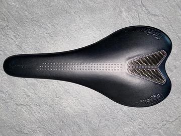 Sella Lightweight 130 g carbon