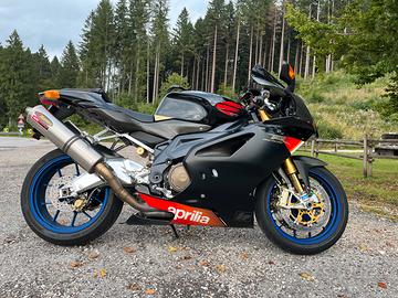 Aprilia RSV 1000 Factory del 2004