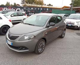 Lancia Ypsilon 1.0 FireFly 5 porte S&S Hybryd Gold